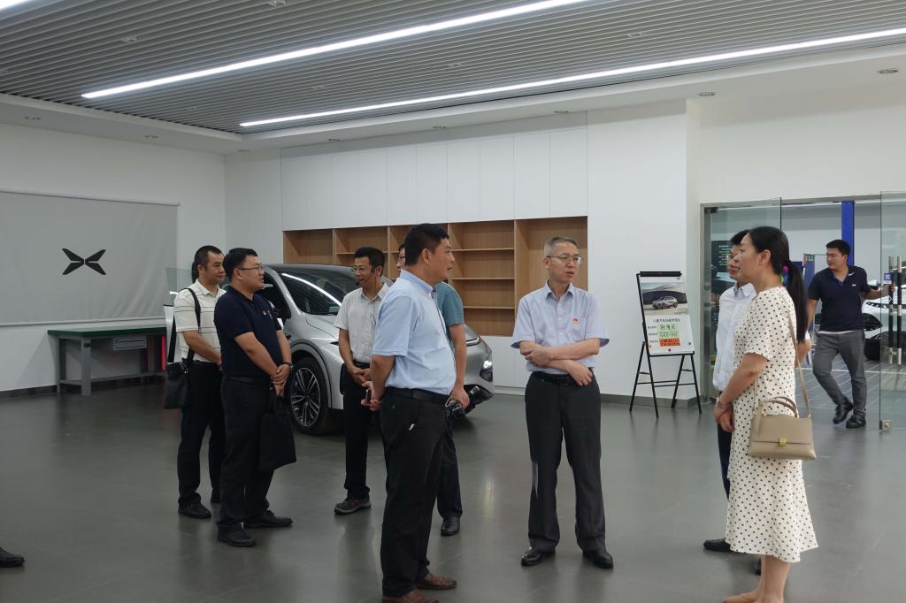 参观实训室.jpg